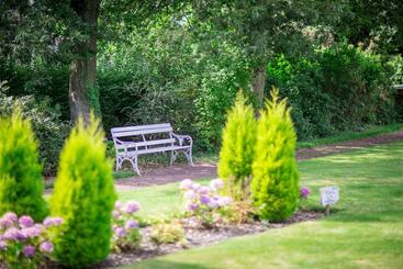 Bed and Breakfast Mcintosh Hall Campus Accommodation