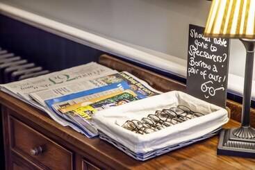 住宿加早餐  The Bell Alderminster