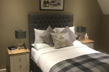 ベッドアンドブレックファースト The Six Bells