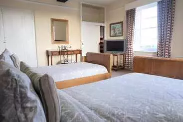 Colthrop Manor B&b