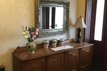 Conval House Bed And Breakfast