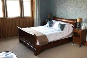 Conval House Bed And Breakfast