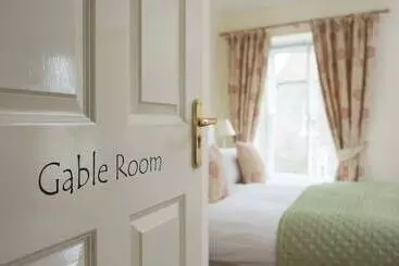 Pear Tree House B&b