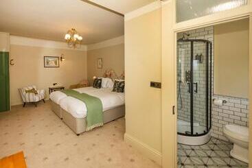 ホテル Eype S Mouth Country