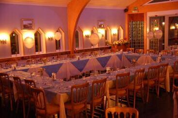 리조트 Warrens Village Motel And Self Catering