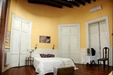 تختخواب و صبحانه Posada De La Luna