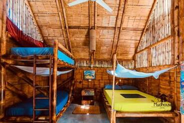 The Mudhouse Hostel Mompiche