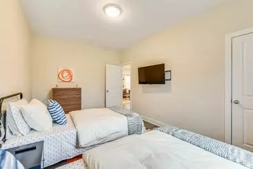 コテージ Family Friendly Home ~ 5 Mi To Unc Charlotte!