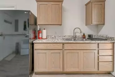 Charming Grants Pass Cottage W/ Patio & Gas Grill!