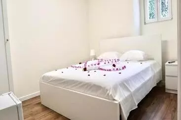 Pensione Matching Loures Guest House