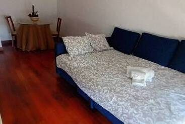 پانسیون Room In Apartment   Room 2   Room In Lisboa, Portugal