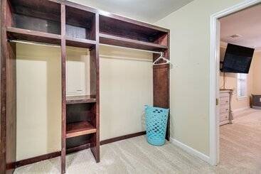 קוטג'' Serene Savannah Retreat W/ Waterfront Deck!