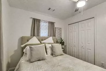 コテージ Athens Home W/ Deck, 1 Mi To Downtown!