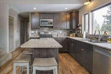 بيت ريفى Hike + Ski: Grand Lake Cabin W/ Mtn View Deck