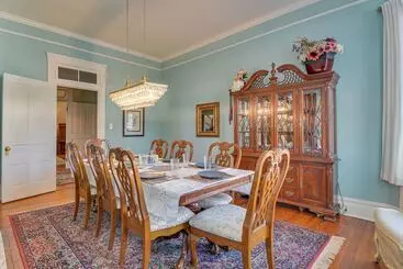 Mökkimajoitus Opulent Home In Spring Hope W/ Pool & Hot Tub!