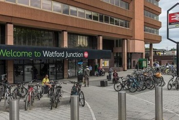 اقامتگاه Beautiful 2 Bed House In Watford