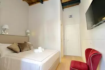 هتل Monti Panisperna Suites