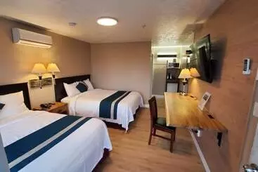 Harbour Light Motel