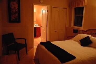 בית מלון כפרי A Vacation Paradise At Quail Ridge B&b