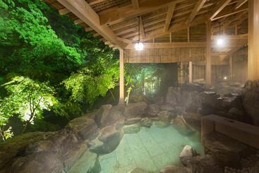 호텔 Yamanaka Onsen Kagari Kisshotei