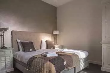Zenzez Hotel & Lounge
