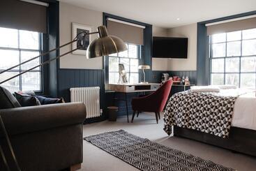 Hotel Head Of The River