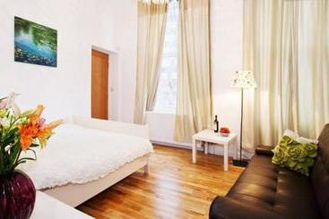 בית מלון כפרי London Full House