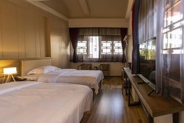 فندق The Hump Hostel