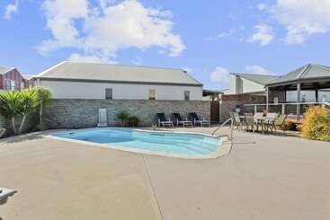 Apartments On Church Unit 7