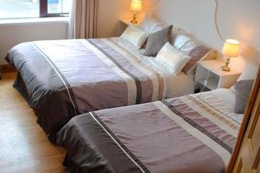 تختخواب و صبحانه Milltown House