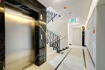 Turistlejligheder Dom & House    Apartments Old Town Ogarna