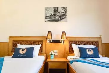 Hotel Roomquest Golden Triangle Premium Collection