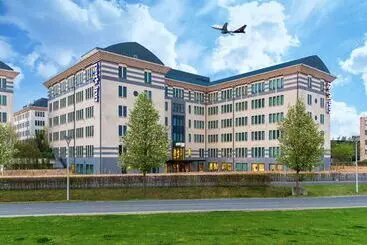 Hotel Park Inn By Radisson Brussels Airport