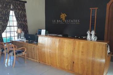 بنسيون Le Bac Estates