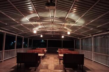 هتل Sahyadri Stud Farm And Resort