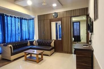 Pensiune New Phoenix By Glitz Hotels