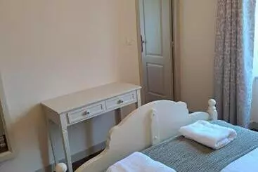 Bed and Breakfast Chateau De Chambres Mont St Michel