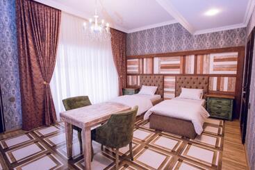 Hotelli Aynur Qala Resort