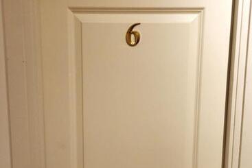 פנסיון Beautiful Lakefront House