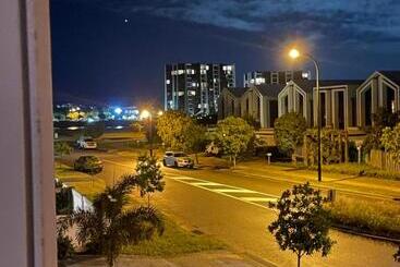 بنسيون Mermaid Magic King Unit