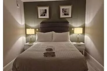 پانسیون Station Lodge