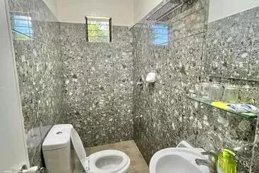 Majatalo Zaffiriah Guest House