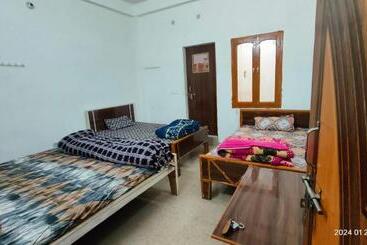 بنسيون Gopal Sadan 2