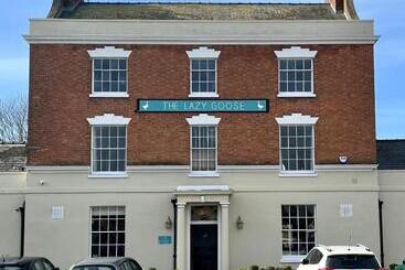 Bed and Breakfast The Lazy Goose   Coffee House & Bedrooms