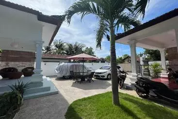 Hotelli Belvilla Pleasant Seaside Lovina Beach