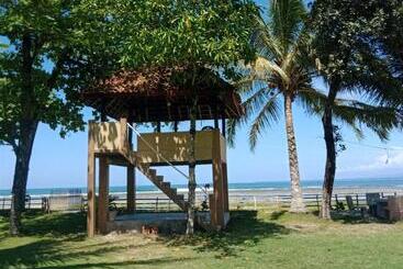 酒店 Karang Besi Losmen