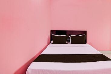 Hotell Oyo Maa Bhuasuni Residency