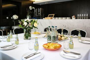 فندق One Warwick Park