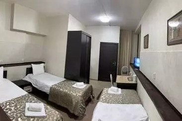 هتل Piramida