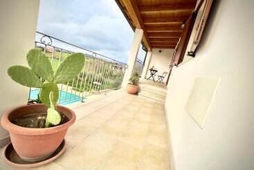 Panzió Domus La Roccia